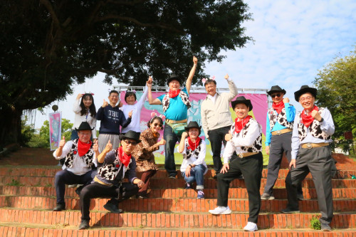 東海大學牛奶節嘉年華熱鬧登場！  千人湧入校園騎馬、餵小牛、逛市集品味幸福滋味