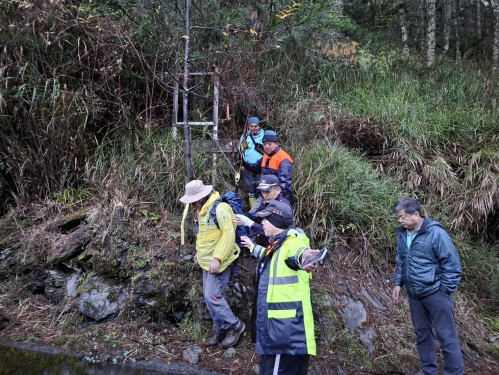 五登山客魔保來山迷途   高雄消防徹夜搶救下山