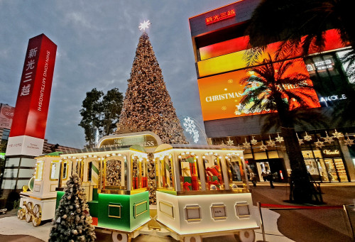 南小北門耶誕地標《耶誕暖心列車》登場！精彩序曲閃耀府城