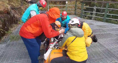 玉山登山客失聯4日　高雄消防局聯合搜救隊空勤後送完成