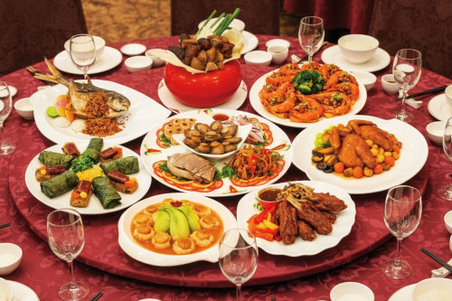 熱鬧迎金馬！台中金典酒店除夕圍爐宴火熱預訂　 百桌圍爐氣氛沸騰　五星外帶年菜成搶手貨