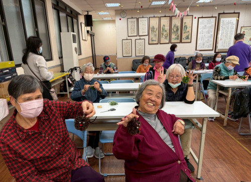 中彰榮家手作聖誕銀齡  串起友善人際溫暖