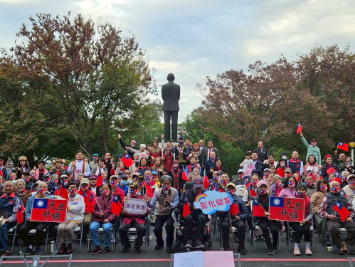 彰化榮家元旦升旗 真善美協會獻唱共迎嶄新一年