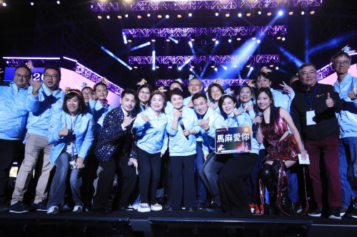 最強跨年在台中！蕭敬騰獨家開唱湧30萬人潮  盧秀燕史上最短致詞「馬麻愛你」再創紀錄