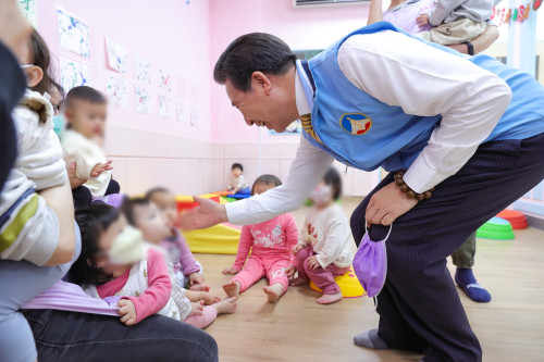 生育托嬰再升級！金門加碼3萬生育補助×公托量能擴增 