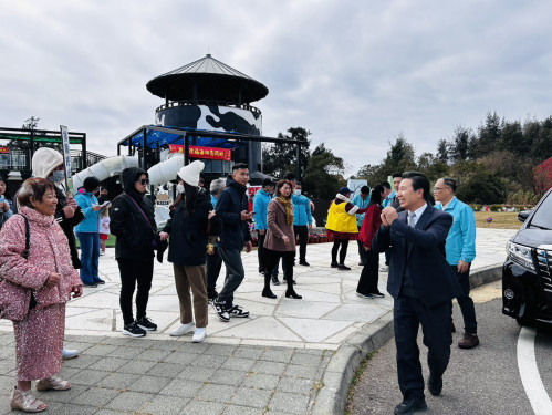 陳福海初一走訪農林漁牧4所 向鄉親拜年