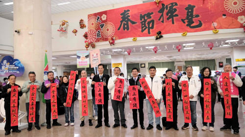 「大使大春、甲等人生」迎馬年  中市客委會揮毫送福　海線大甲喜氣洋洋