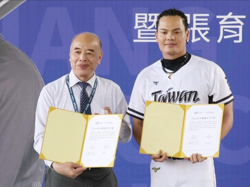 國防部長守護中捷！張育成接任中捷安全大使 聯名icash 2.0重磅登場