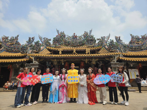 田調體驗登藝閣媽祖遶境 雲林家扶學子粉墨登場