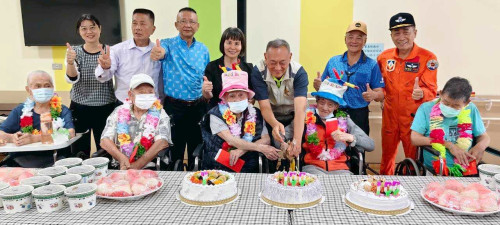雙百歲榮民紀壽 臺南榮家薩克斯風飛歌手連袂慶生