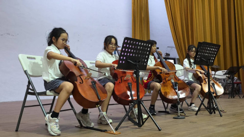彰化榮家感謝慎齋國小音樂傳愛 悠揚樂音串起溫馨世代情