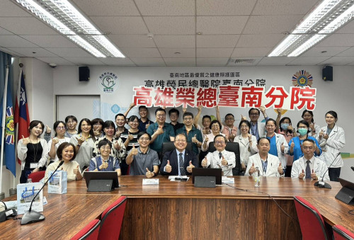 成大醫斗六分院跨團隊訪高榮南院 交流急性後期整合照護經驗