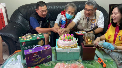臺南榮服處溫馨慶生百歲榮民樊士良爺爺紀壽 