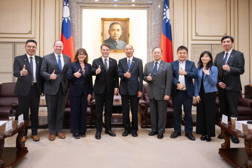 立法院韓國瑜院長接見美國聯邦眾議院預算委員會民主黨首席議員博伊爾（Brendan Boyle, D-PA）訪問團