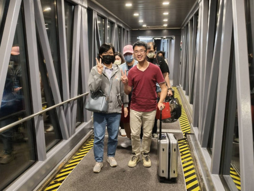 薔琵颱風影響沖繩返台航班 中市府緊急應變   助58對聯合婚禮新人順利返家