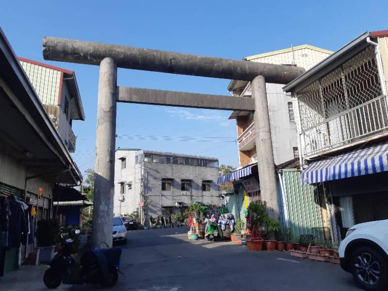 新化神社鳥居修復ing 虎頭埤重現遺構歷史空間