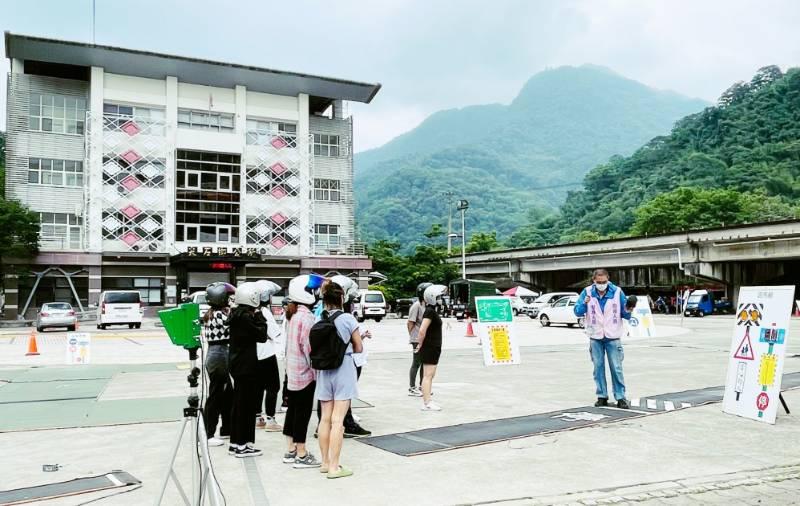 助原鄉便民辦理監理業務　新竹市監理站跨機關公私合力外送交通安全服務到尖石鄉