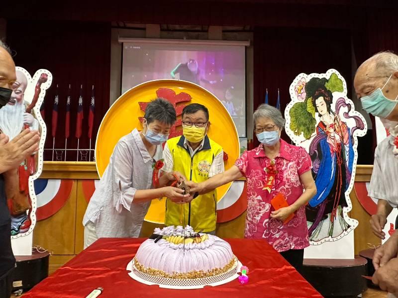 中彰榮家辦住民慶生 祝賀長輩平安快樂