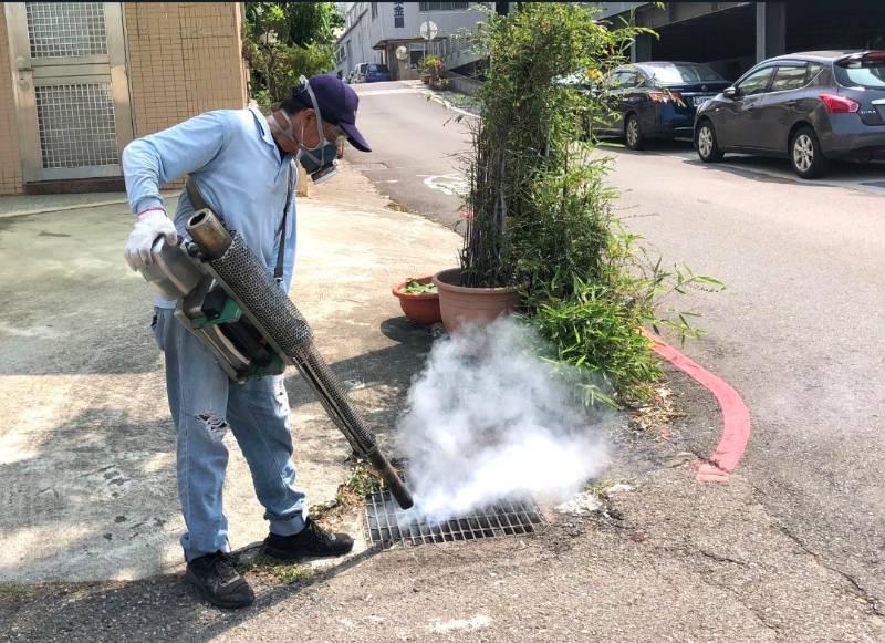 中市首例感染源不明登革熱個案  籲民眾務必配合噴藥防治  拒絕最高可罰30萬