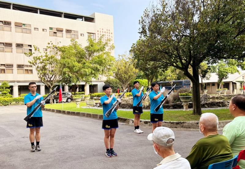 八德榮家促進各界志願服務參與　聯手國防大學理工學院合作讓學生志工走入榮家服務