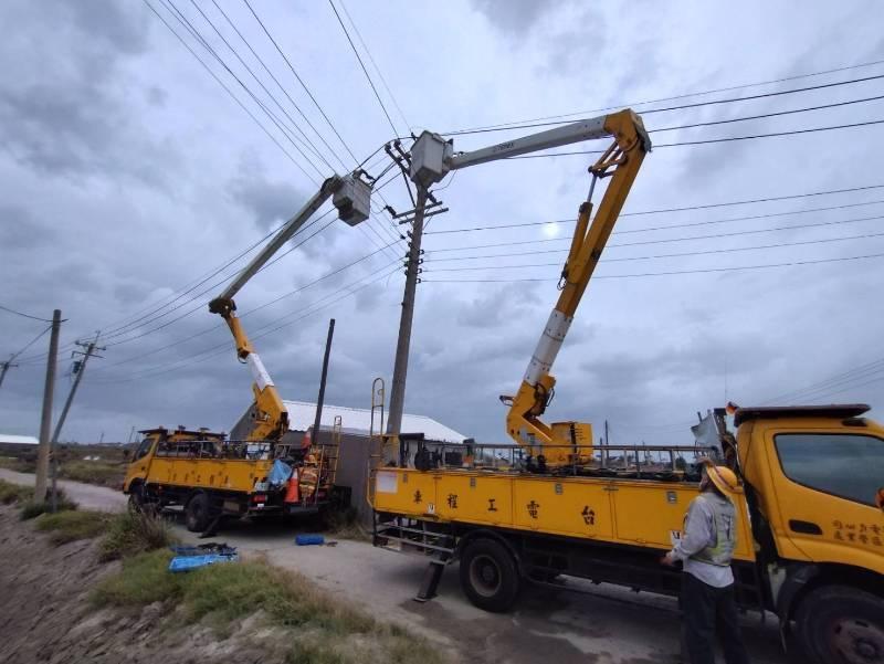 小犬颱風來襲  台電高雄、鳳山區處力拚今日全數復電