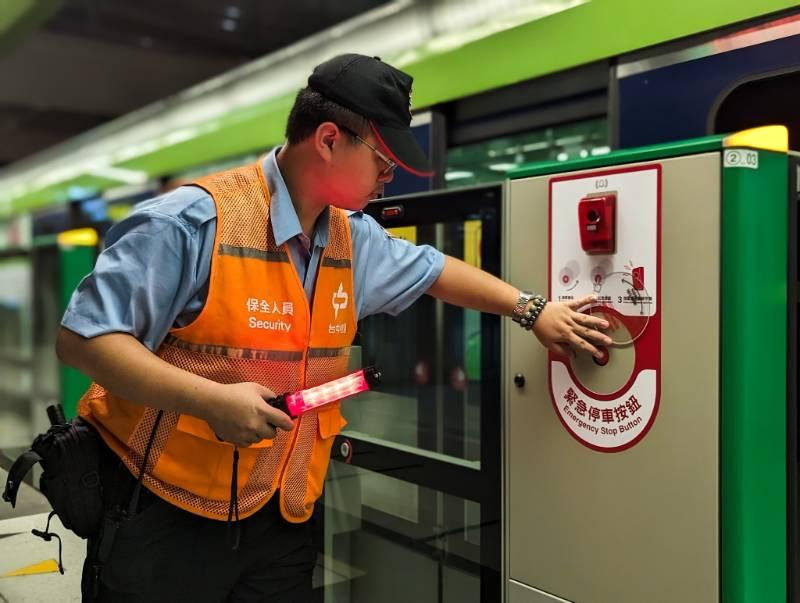 中捷月台緊急停車按鈕全線完成設置及啟用    積極強化營運安全