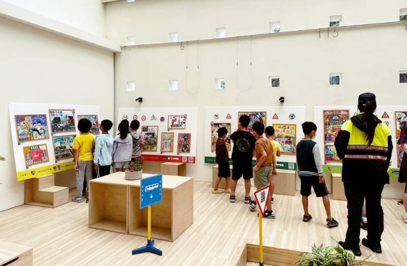 竹市警交安繪畫賽得獎作品巡迴展10/23起開跑　陽光國小、曙光國小、竹蓮國小接續登場