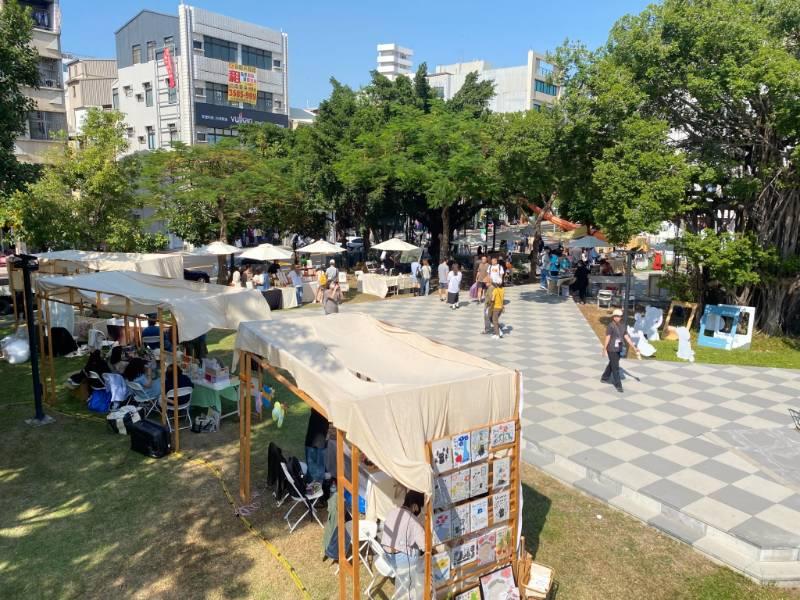 南美館首度自辦藝術市集登場 敲古錐的：愛洛萌市集