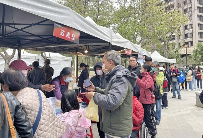 攜手民眾打造竹北市廉潔願景　元宵燈節市公所政風室透過寓教於樂互動遊戲宣導反貪