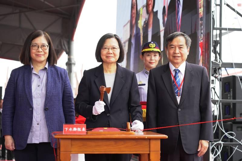 「雲林艦」交船「台北艦」命名下水   台船公司展現國艦國造成果