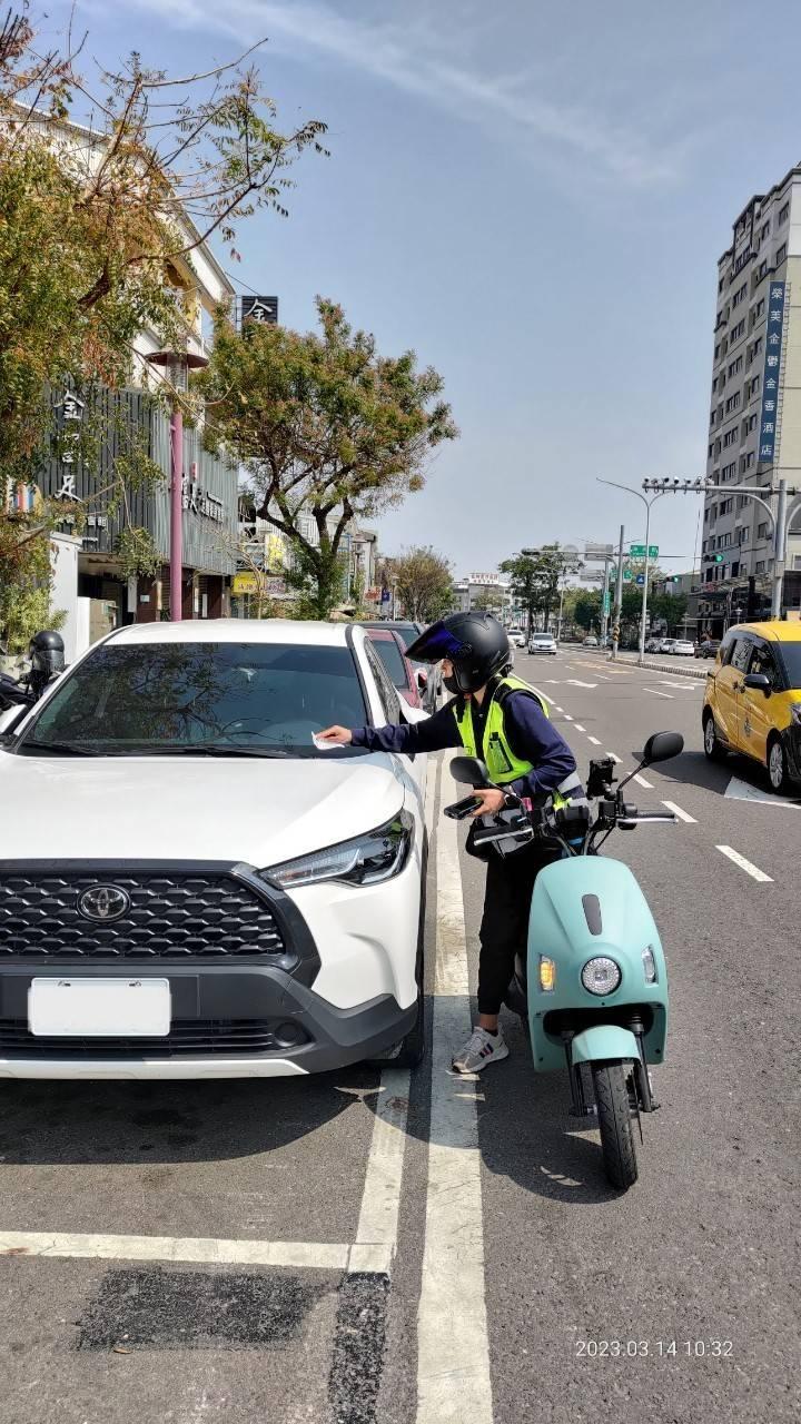 清明掃墓好停車，路邊停車不收費