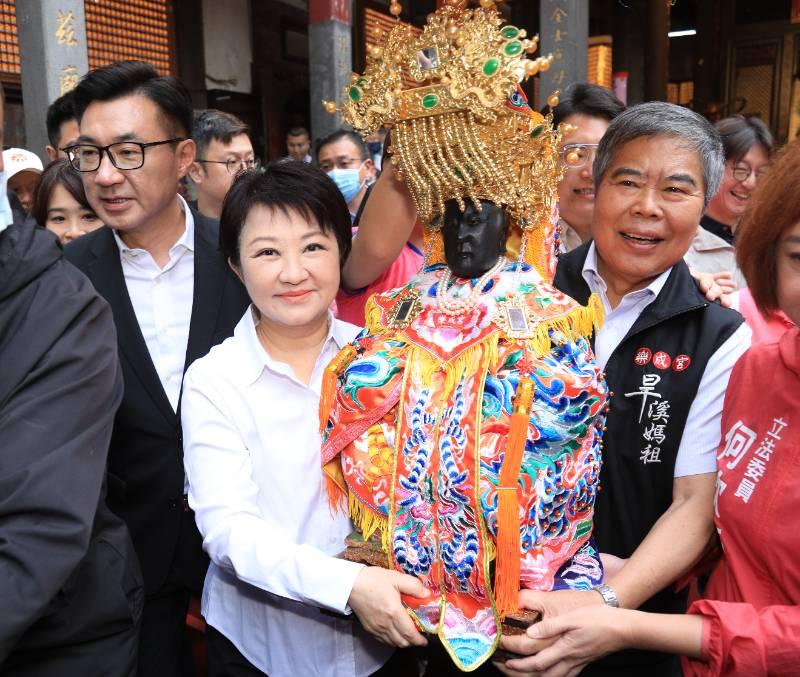 臺中樂成宮「旱溪媽祖」起駕出巡　盧秀燕祈3願：盼國泰民安、風調雨順 