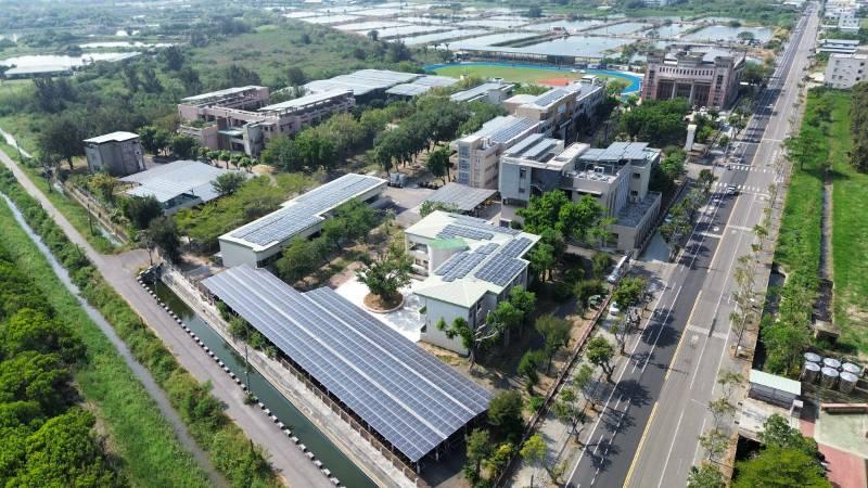 臺南市打造太陽光電綠能校園 完成光電球場設置數量全國第一