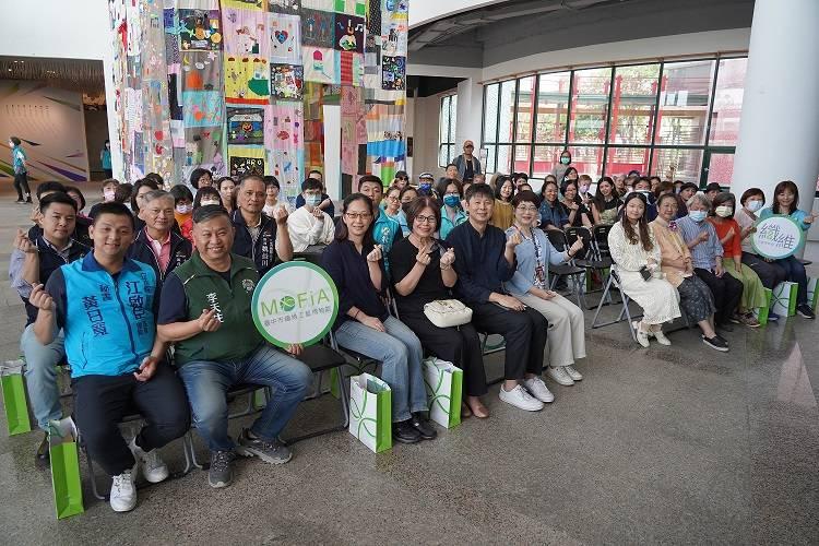 穿越國界文化交會  中市纖博館「萬縷千絲」大展開幕