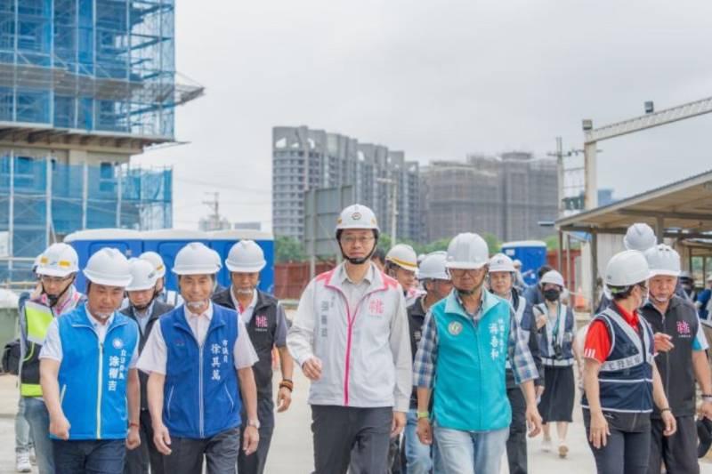 張善政視察航空城安置住宅 5/10起展開選屋作業