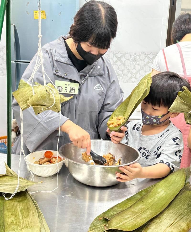 就要粽在您心裡 金門家扶與親子綁出溫馨口味幸福粽