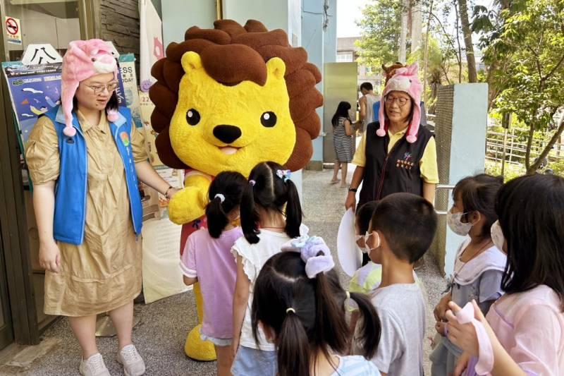 113年竹縣廉政說故事巡迴最終站　皮皮獅前進芎林校園扎根廉潔品德趣