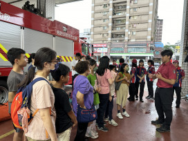 全家當志工化身「義消英雄」！ 國家防災日 體驗模擬滅火、學防災應變