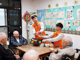 國防大學理工學院師生志願服務　為八德榮家住民長輩設計課程活絡身心