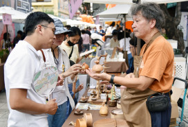 65歲電腦繪圖講師轉行當木工 勞動部創業貸款助圓夢 