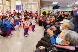 新竹榮服處與清大附小幼兒園攜手迎春　齊向榮民長輩歡樂拜早年趣！