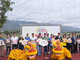 「蛇來蛇趣」美濃尞   春節賞花首選美濃花海6米高伯公迎賓