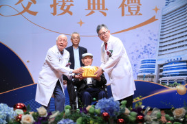 童綜合醫療社團法人董事長交接 盧秀燕感謝公私協力守護市民健康