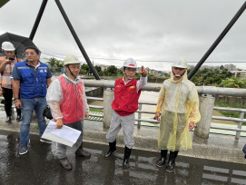 高雄豪大雨  林副市長實地勘查親赴仁武八涳橋防汛工作