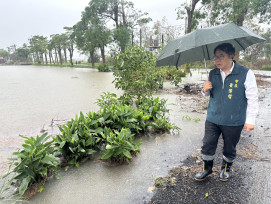 台南市後壁區因豪雨積淹水 市長緊急應對保障市民安全