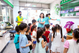 感受郵政服務緊密生活　竹郵明信片親筆寫活動攜手萌娃歡慶父親節