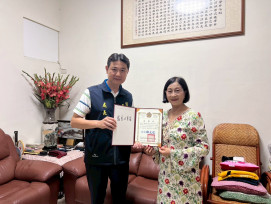 退休老師吳芷瑩傳愛不輟 彰化榮服處表揚捐贈獎學金善舉