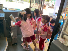台南公車駕駛暖心服務獲師生點贊