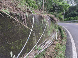 臺南市工務局加強山區道路排水清疏 呼籲勿私掛管線