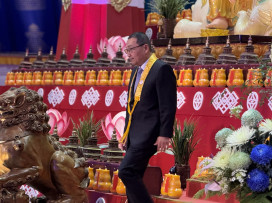 靈鷲山水陸空法會   侯友宜供燈為眾生祈福